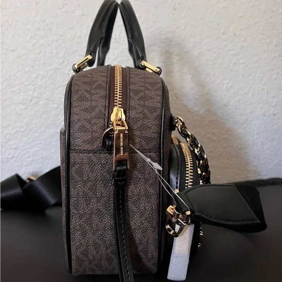 SALE🔥🔥MICHAEL KORS SIGNATURE ELLIOT STUDDED TIGER PRINT CALF HAIR SHOULDER BAG